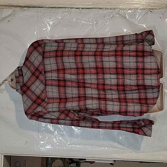 Red Plaid Flannel Shirt‎ Long Sleeve Button Up Casual Gray Accents - Picture 5 of 6
